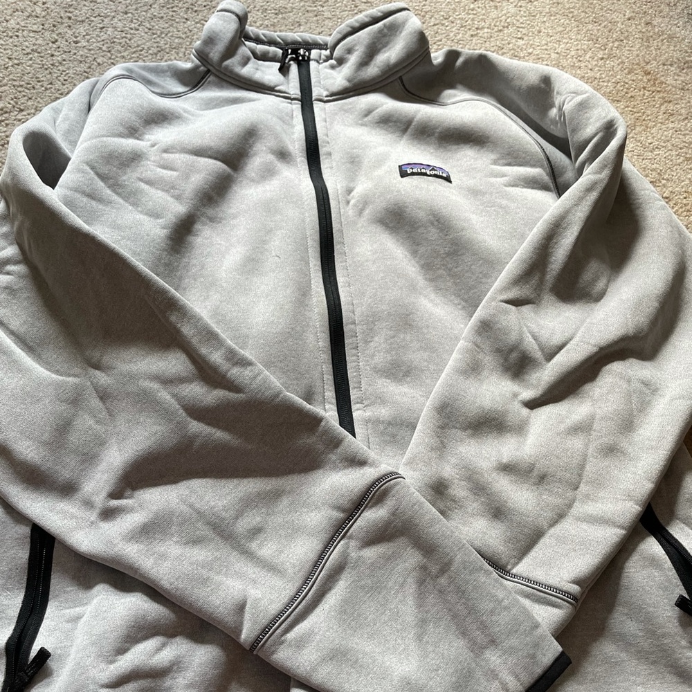 Patagonia zip up sweatshirt